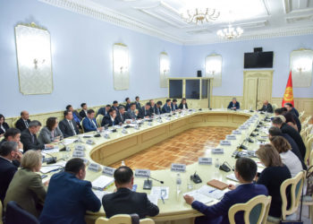 Министрлер кабинетинде бизнес-коомчулук менен Салык кодексине өзгөртүү киргизүү талкууланды