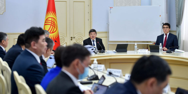 Азиздер жана дүлөйлөр коомуна суу жана газ үчүн төлөмдөргө 50 пайыздык жеңилдик белгиленет