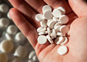 «Өзбекстанда балдардын массалык өлүмү катталган». Кыргызстанда «Док-1 Макс» дарысын сатуу токтотулду