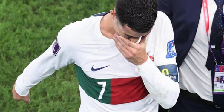 Португалия Мароккого утулуп калган беттештен кийин Роналду көзүнө жаш алды