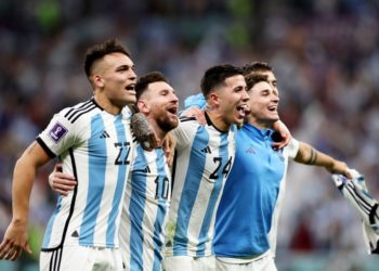 Аргентина Нидерланддарды утуп, Дүйнө чемпиондуктун жарым финалына өттү