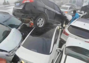 Кытайда коюу тумандан улам 200дөй унаа кагылышты