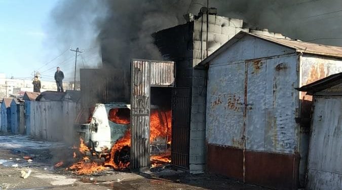 Бишкекте гаражда Lexus 570 унаасы өрттөнүп кетти (сүрөт)