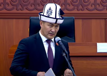 Шайлообек Атазов: «Бизди 3 прокурор суракка чакырып кетти. Мыйзам бузулдубу?»