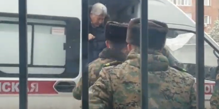 Июнь окуясы. Алмазбек Атамбаевди сотко «Тез жардам» алып келди