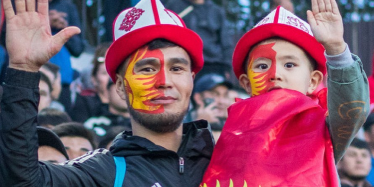 Кыргызстандын футбол талаасынын мыктыларын сыйлоо аземи болуп өттү