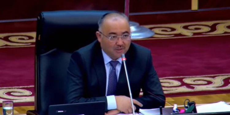 Шакиев депутаттардын сурагы боюнча: «Бул реакциясы жок калбайт»