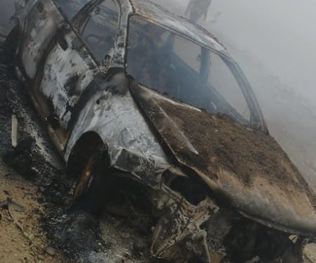 «Унаада 4 киши болгон». Кадамжайда өзбек жаранынын унаасы жарылып кетти