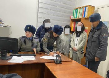 «Үй-бүлөнүн шарты жакшы». Жалал-Абадда көчөлөп күн өткөрүп жүргөн 3 өспүрүм кыз табылды