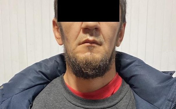 Сокулукта кызын зордуктоого шектелип атасы кармалды