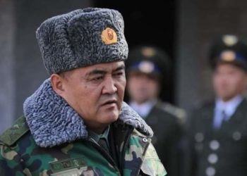 Ташиев Тажикстандын кол салуусунан каза болгон жоокерлер боюнча китеп чыгарууну тапшырды