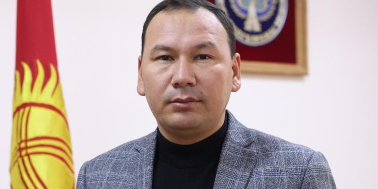 Түмөнбай Колдошов искусство университетинин ректору болуп дайындалганын айтты