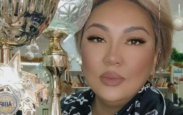 Кыргызстандык айым Орусияда чач тарачтар арасында дүйнө чемпиондугунда 1-орунду алды