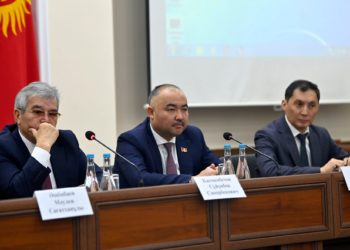 Нурланбек Шакиев менен Казак Сенатынын төрагасы Чыңгыз Айтматовдун 95 жылдыгына карата өткөрүлгөн форумга катышты