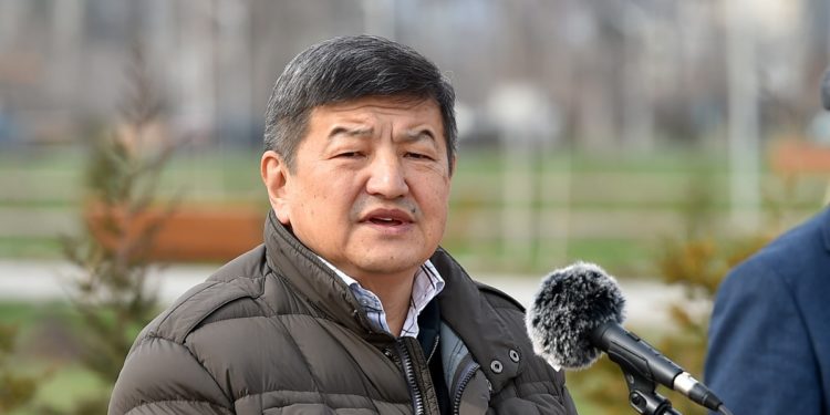 «Чындап эле драмалуу». Акылбек Жапаров Кемпир-Абад боюнча бийликтин чечими бардык жактан туура болду дейт