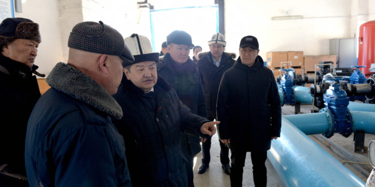 Акылбек Жапаров Ош шаарынын мэриясын сынга алды