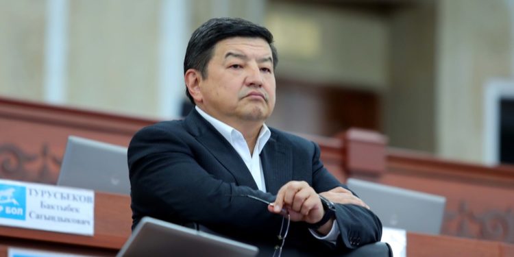 Акылбек Жапаров: «Өткөн жылда өлкө үчүн эң маанилүү “Кумтөр”, Кемпир-Абад жана Баткен окуясы болду»