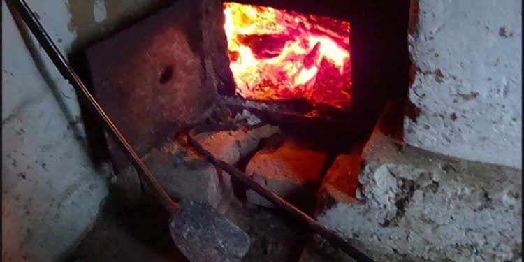 Ошто 33 жаштагы келин өз үйүндө 3 баласы менен кошо көз жумду