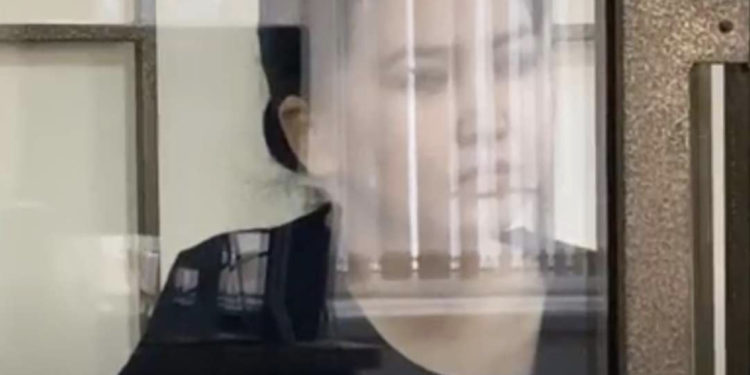 Экс-депутат Орозайым Нарматованын үй камагына чыкканы маалымдалды