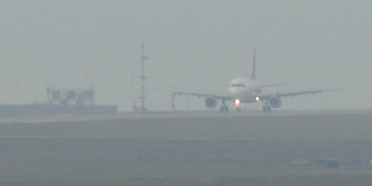 Депутат: «Манас» аэропортунда 2 миңден ашуун жүргүнчү каттамын күтүп отурат»