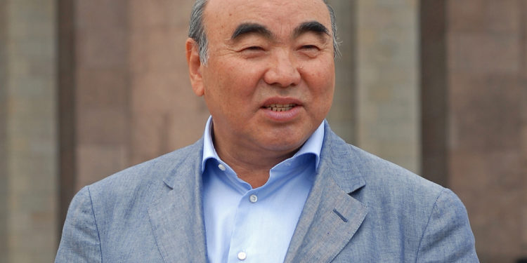 Аскар Акаевдин кылмыш иши мөөнөтү өтүп кеткендигине байланыштуу токтотулган