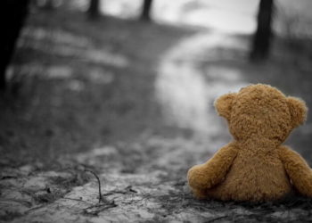 «Бир үмүтүм президентте». Бишкекте кордолгон 13 жаштагы кыздын атасы Садыр Жапаровго кайрылды