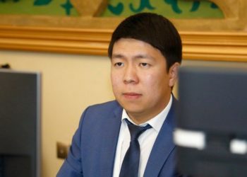 Эрбол Султанбаев АКШнын эки сенаторуна жооп берди