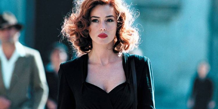 Актриса Моника Беллуччи суктанууну жараткан сулуулугун көрсөткөн видео жарыялады