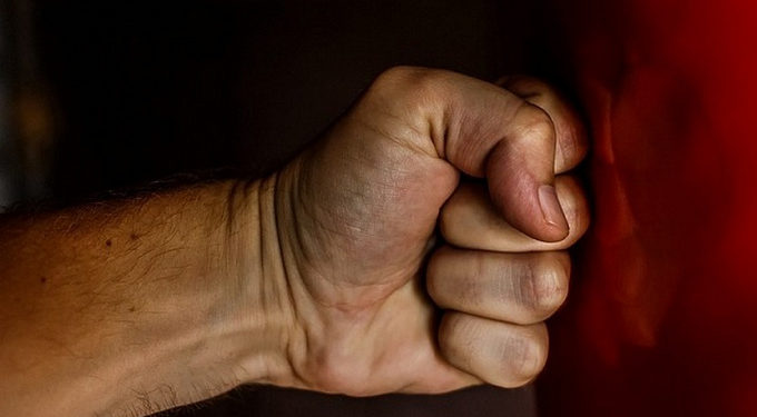 Жалал-Абадда ооруканага түшкөн 4 жарандын бирөөсү каза болду. Шектүүлөр кармалды