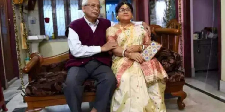 «Жубайымдын каалоосу аткарылды». Индияда киши каза болгон аялынын көчүрмөсүн жасатып алган