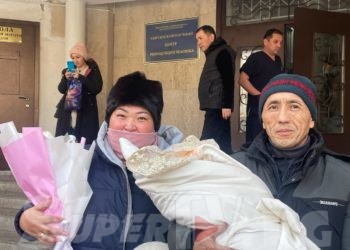 Бир түндө жылдыз болгон Бегимай Турусбекова төрөтканадан чыкты