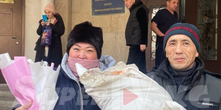 Бир түндө жылдыз болгон Бегимай Турусбекова төрөтканадан чыкты