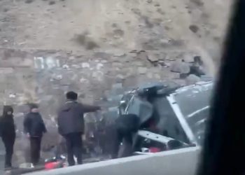 «Айдоочу уктап кеткен». Боомдо жол кырсыгы катталып, 38 жаштагы жаран көз жумду (видео)