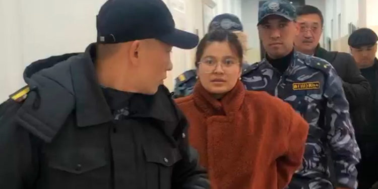 Журналист Санрабия Сатыбалдиева менен анын операторунун иши сотко өттү