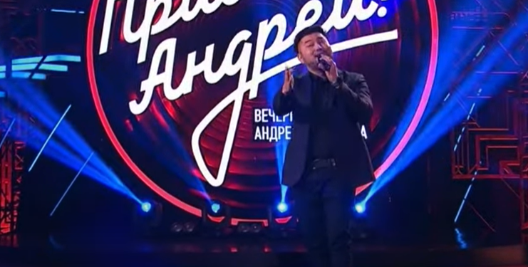 Самат Долотбаков Андрей Малаховдун берүүсүндө ырдады (видео)