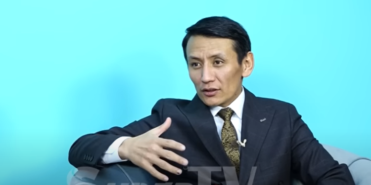 Мирбек Иманбеков: «Кичинемден эле «чоң ырчы болом» дечүмүн»