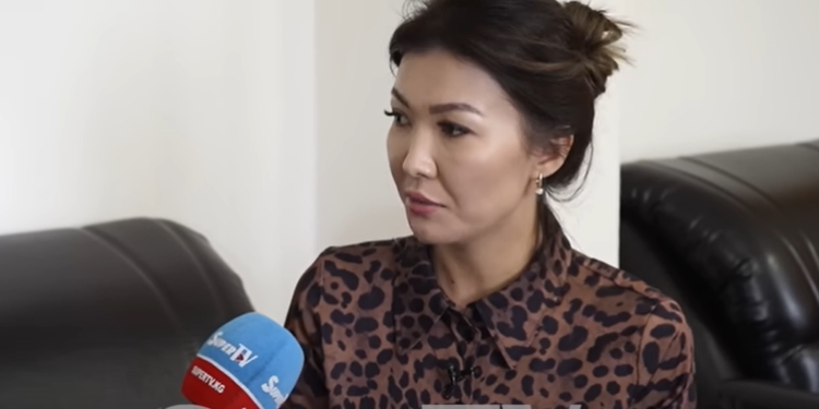 Депутат Айгүл Айдарова: «10 жыл мурда ажырашып кеткем, учурда 2 баламды тарбиялап келем»