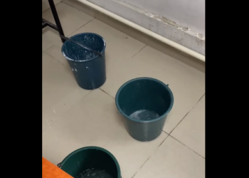 Биринчи Май райондук сотунда шыптан суу агып жаткан видео тарады