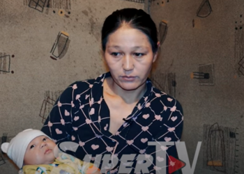 «Жолдошум боюмда эгиздерди көтөрүп жүргөндө таштап кетти. Үй-бүлөсү бар окшойт» дейт 6 баланын апасы