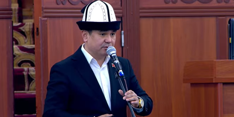 «Жергиликтүү бийлик өзүн пиар кылгандан бошобойт». Депутат Ошто көмүр кымбаттаганын айтып, нааразы болду