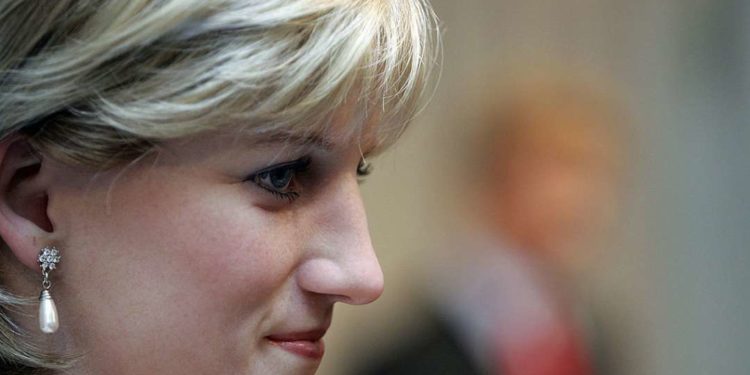 Ханбийке Диананын каттары аукционго коюлат (сүрөт)