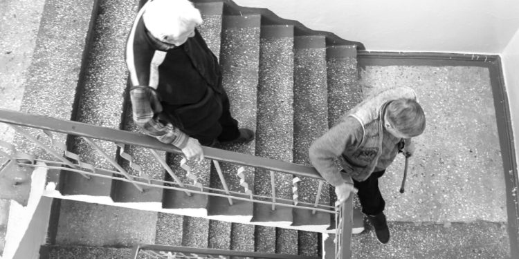 Депутат Токторбаев: «Качан кыргыз ата-энесин таштачу эле?»