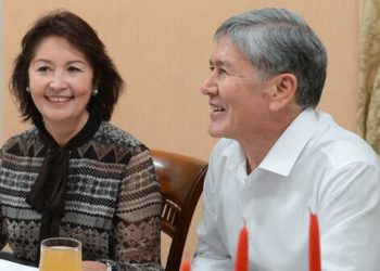 Атамбаевдин кызы: «Атам бир азда үйгө келет. Апамдын эмоциясын сиздер элестете албайсыздар!»