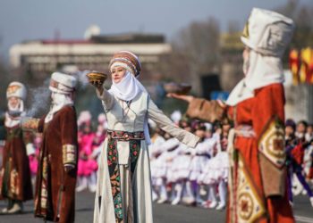 Март айында кыргызстандыктар канча күн эс алат?