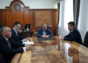 Төрага Нурланбек Шакиев Конституциялык соттун төрагасын кабыл алды