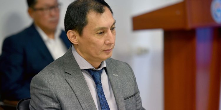 «Билим берүү системасында калам». Кызматтан кеткен министр пост жазды