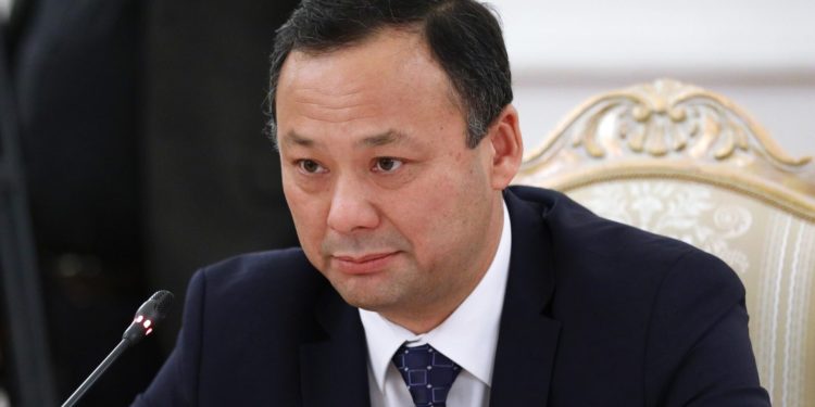 Элчи Казакбаев: «Жер титирөө болгон аймакта күнүгө бирөөлөр жоголуп, кайра табылып жатат»