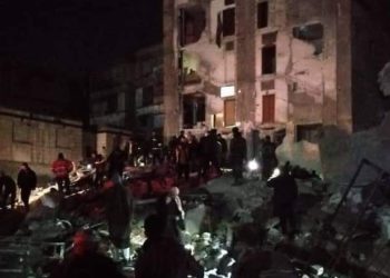 Сириянын Түркия менен чектешкен жериндеги жер титирөөдө 42 адам каза болду