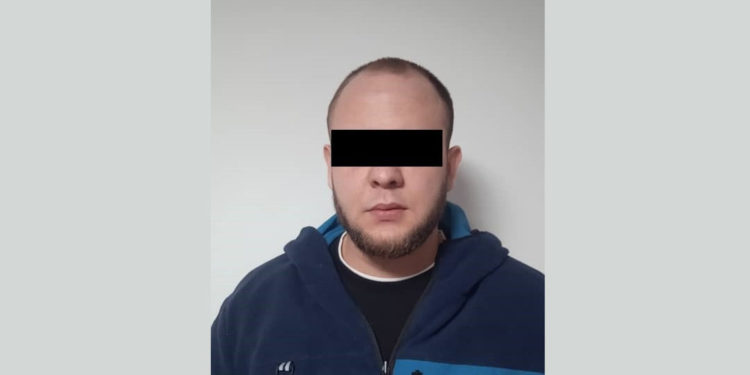 Чүйдө чет элдик эки жаранды батирде коркутуп, 1 ай кармаган шектүү кармалды