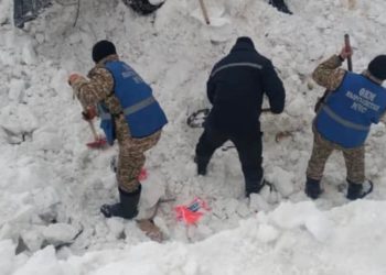 Алайда мал издеп кеткен кишинин жансыз денеси кар көчкү алдынан табылды